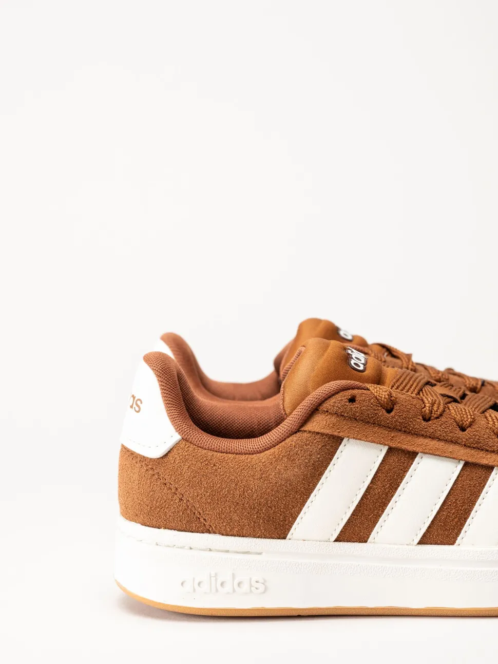Adidas - Grand Court Alpha 00s - Bruna sneakers