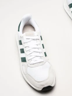 Adidas - Run 84 - Vita sneakers i textil