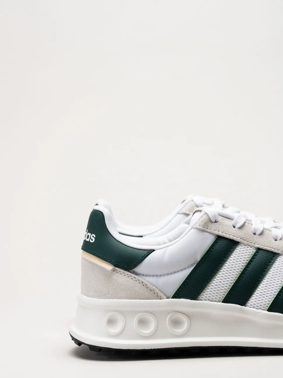 Adidas - Run 84 - Vita sneakers i textil