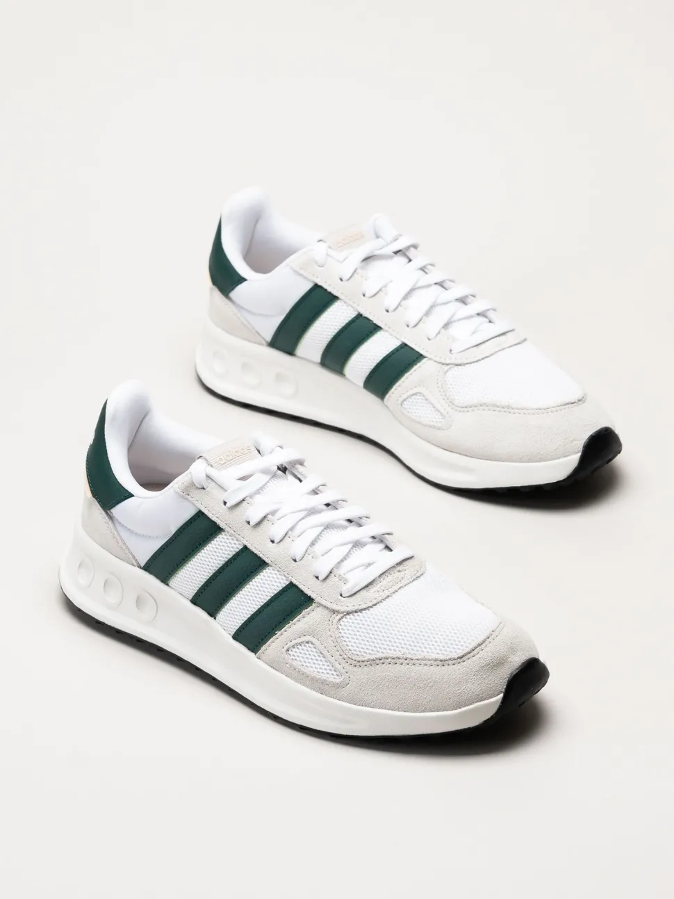 Adidas - Run 84 - Vita sneakers i textil