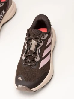 Adidas - Terrex Tracefinder Plus - Mörkbruna sneakers
