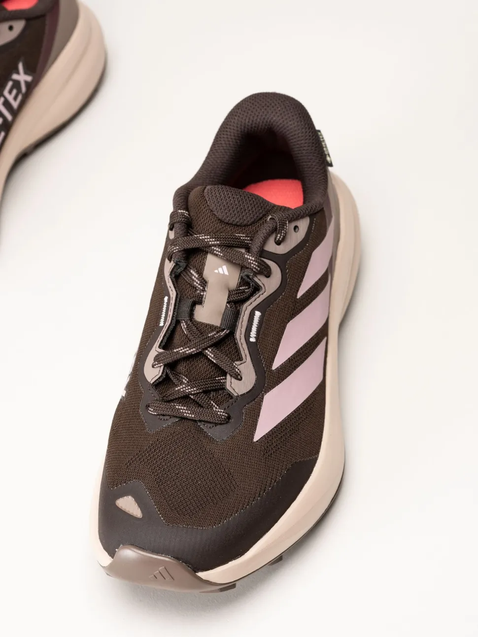 Adidas - Terrex Tracefinder Plus - Mörkbruna sneakers
