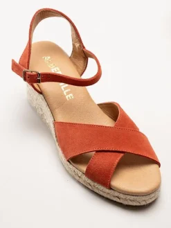 Alberville - Vendy Suede Elche - Röda kilklackade sandaletter i mocka