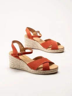 Alberville - Vendy Suede Elche - Röda kilklackade sandaletter i mocka