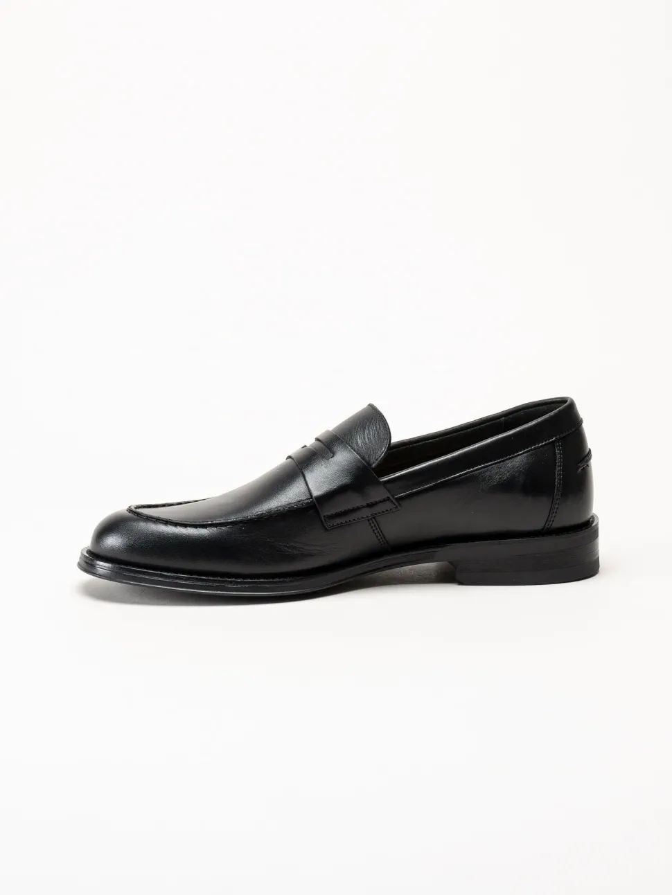 Ambitious - Svarta pennyloafers i skinn