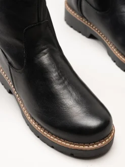 Andrea Conti - Svarta boots i skinn