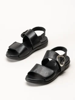 Andrea Conti - Svarta sandaler