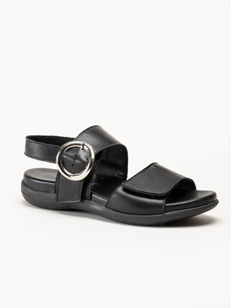 Andrea Conti - Svarta sandaler