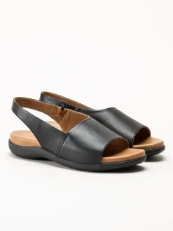 Andrea Conti - Svarta sandaler