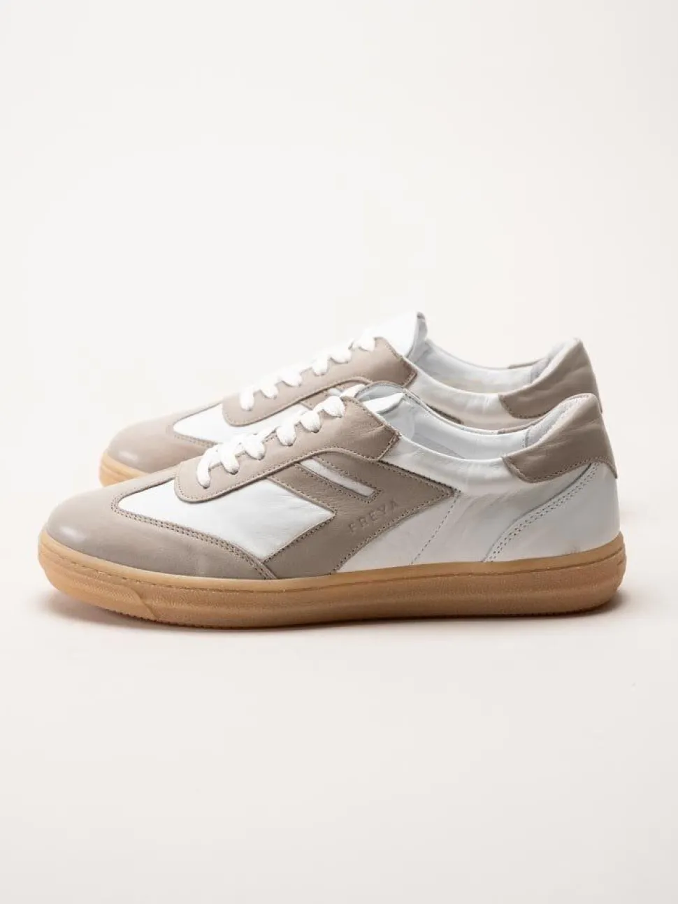 Andrea Conti - Vit beige sneakers i skinn