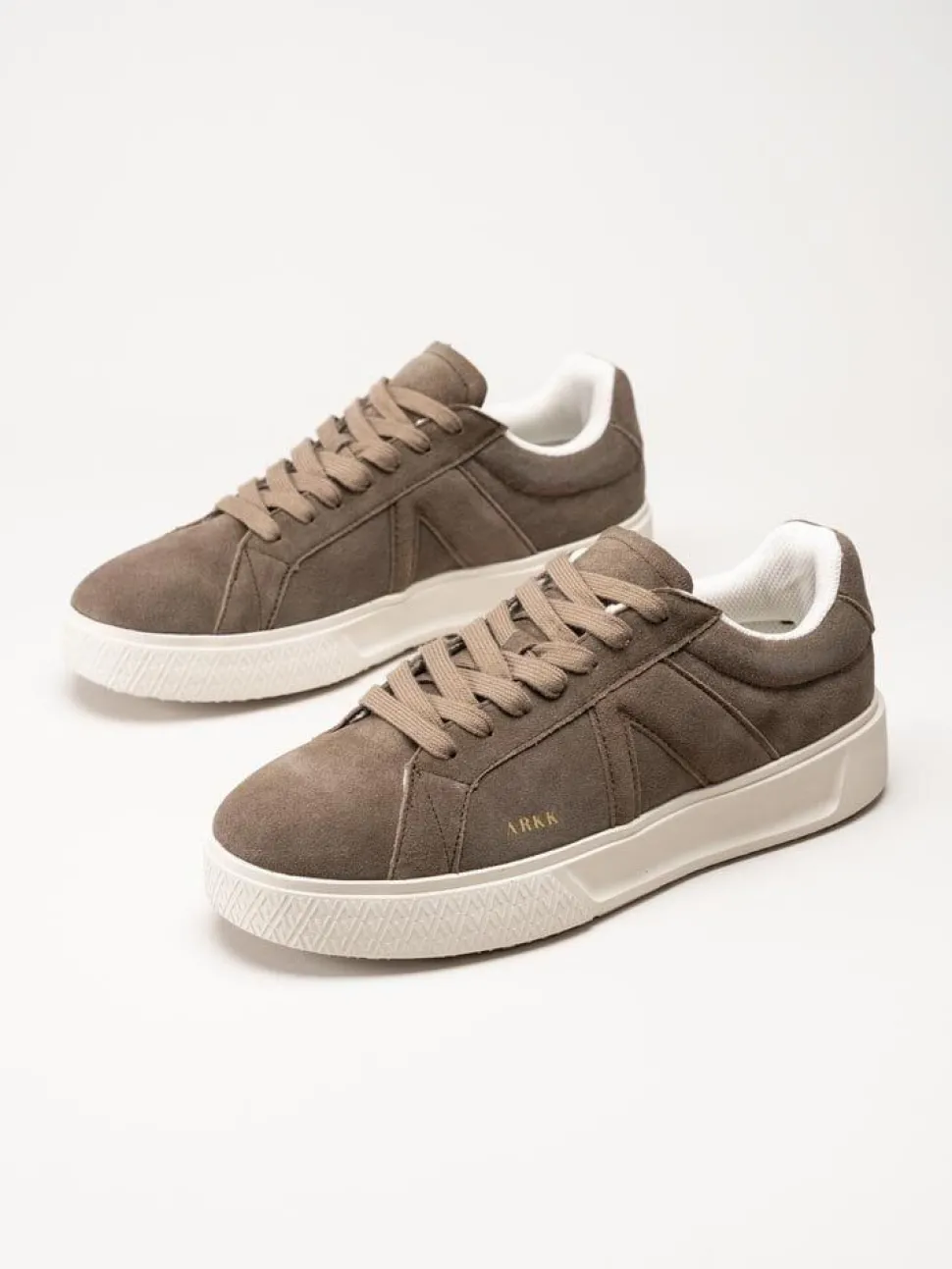ARKK Copenhagen - Essence - Bruna sneakers i mocka