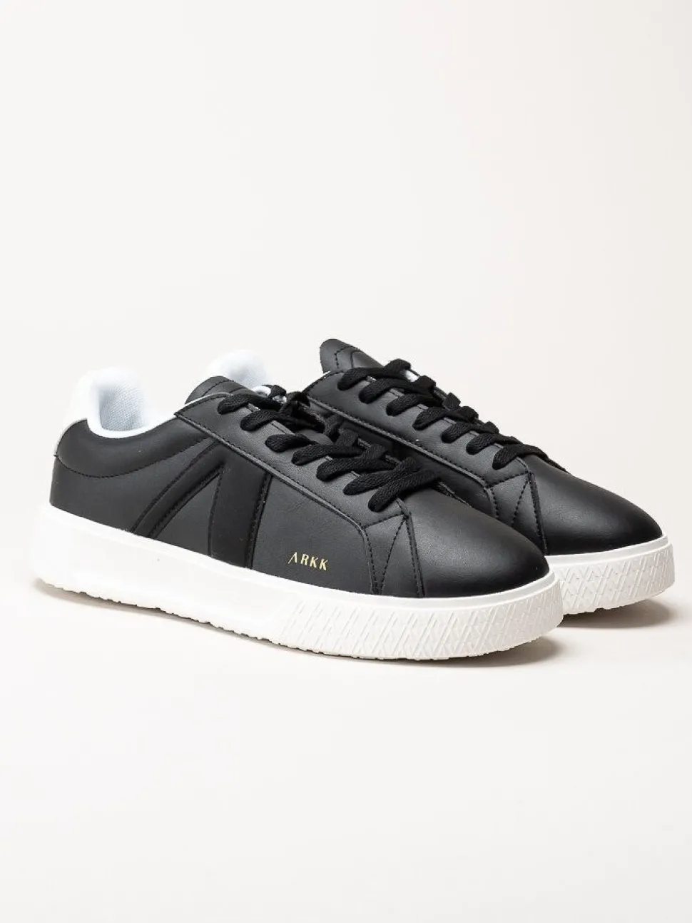 ARKK Copenhagen - Essence - Svarta sneakers i skinn