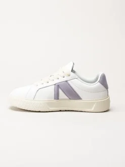 ARKK Copenhagen - Essence - Vita skinnsneakers med mockadetaljer