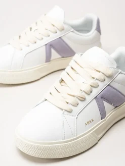 ARKK Copenhagen - Essence - Vita skinnsneakers med mockadetaljer