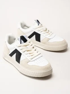 ARKK Copenhagen - Uncover - Vita skinnsneakers med mockadetaljer