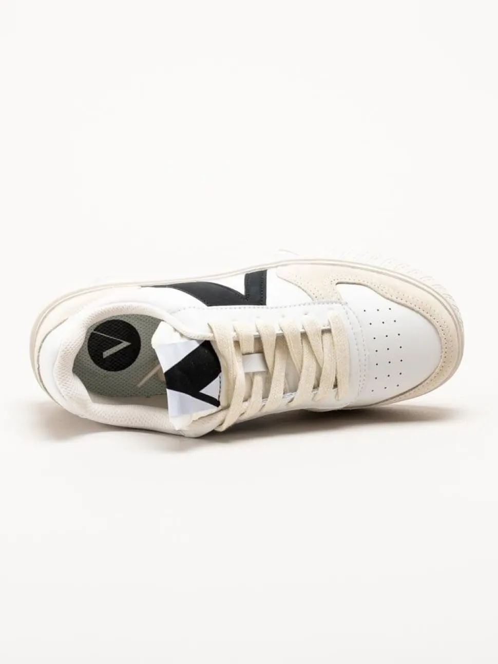 ARKK Copenhagen - Uncover - Vita skinnsneakers med mockadetaljer
