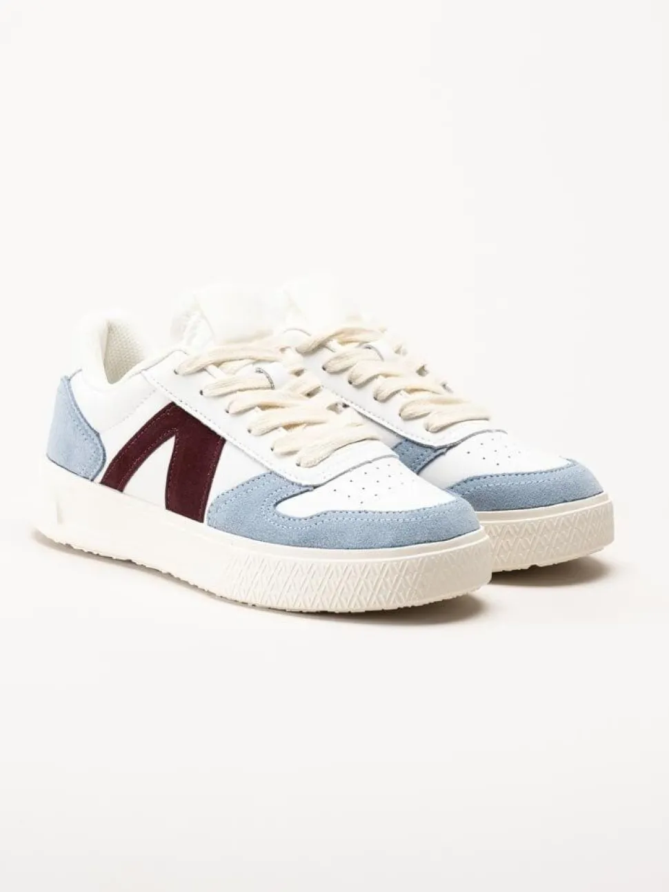 ARKK Copenhagen - Uncover - Vita skinnsneakers med mockadetaljer