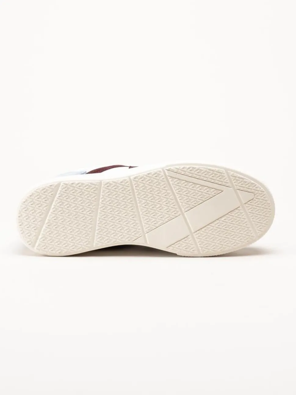 ARKK Copenhagen - Uncover - Vita skinnsneakers med mockadetaljer