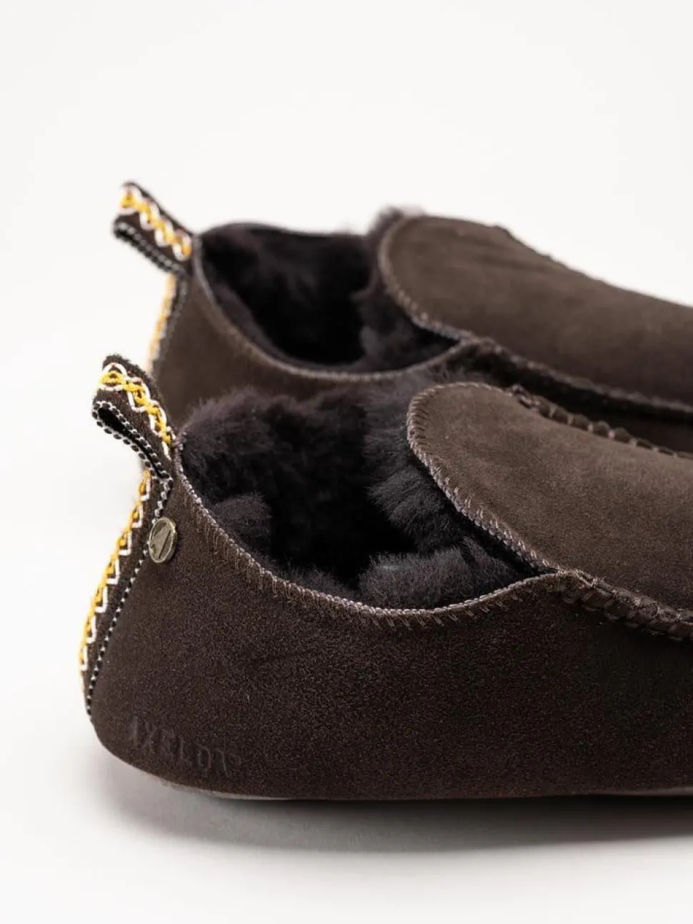 Axelda - Edinburgh 2 - Mörkbruna slip on fårskinnstofflor
