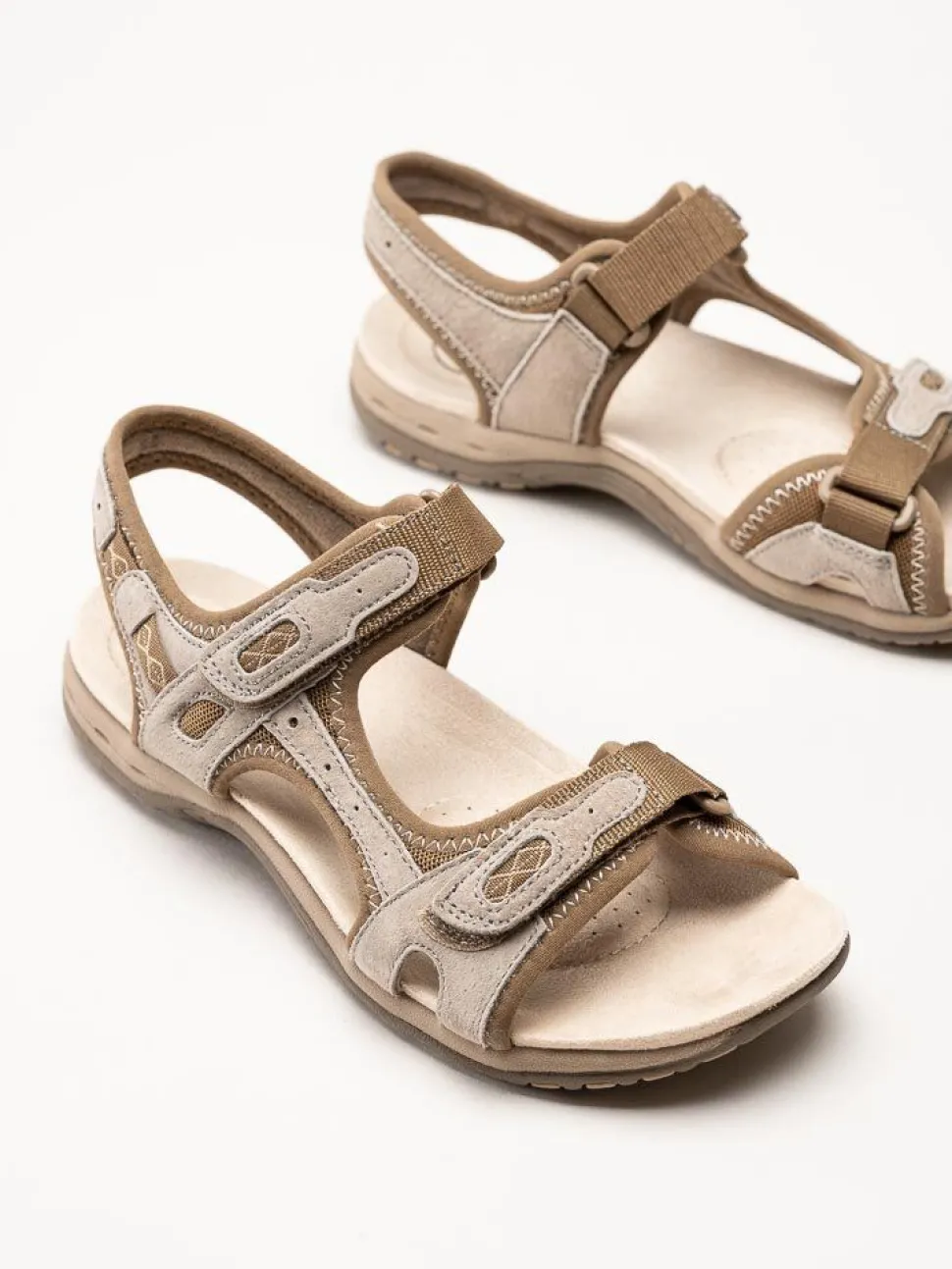 Axelda - Frisco - Beige sandaler i mocka och textil