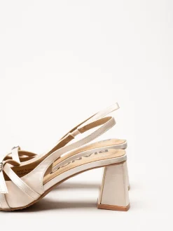 Bianco - Biamaralyn Buckle - Offwhite slingback pumps i satin