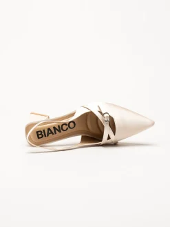 Bianco - Biamaralyn Buckle - Offwhite slingback pumps i satin