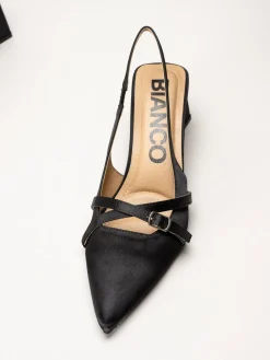 Bianco - Biamaralyn Buckle - Svarta slingback pumps i satin