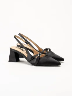 Bianco - Biamaralyn Buckle - Svarta slingback pumps i satin
