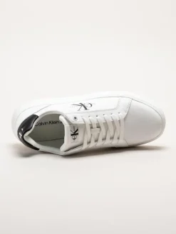 Calvin Klein - SEAMUS 20L - Vita sneakers i skinn