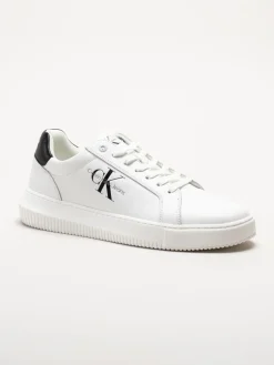 Calvin Klein - SEAMUS 20L - Vita sneakers i skinn