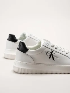 Calvin Klein - SEAMUS 20L - Vita sneakers i skinn