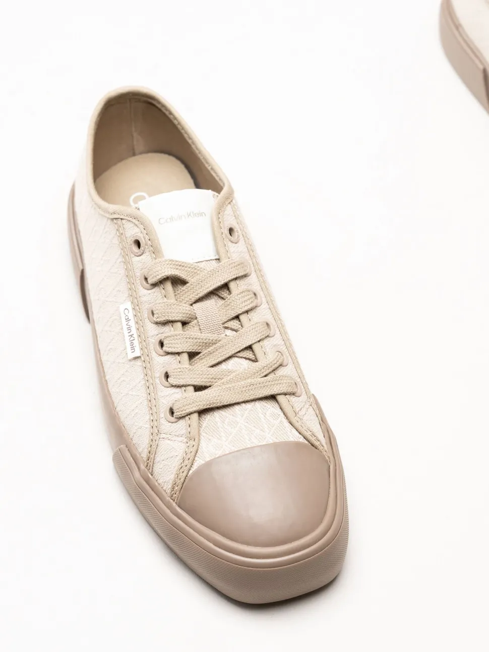 Calvin Klein - Vulc Low Laceup Aop - Beige sneakers i canvas