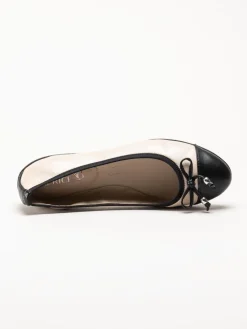 Caprice - Beige ballerina i skinn med svarta detaljer
