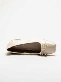 Caprice - Beige ballerinaskor i skinn