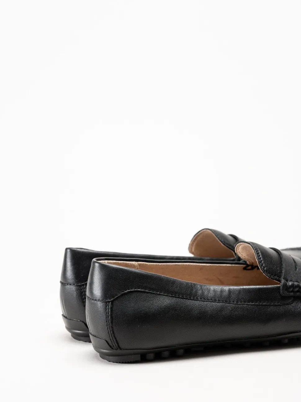 Caprice - Svarta loafers i skinn