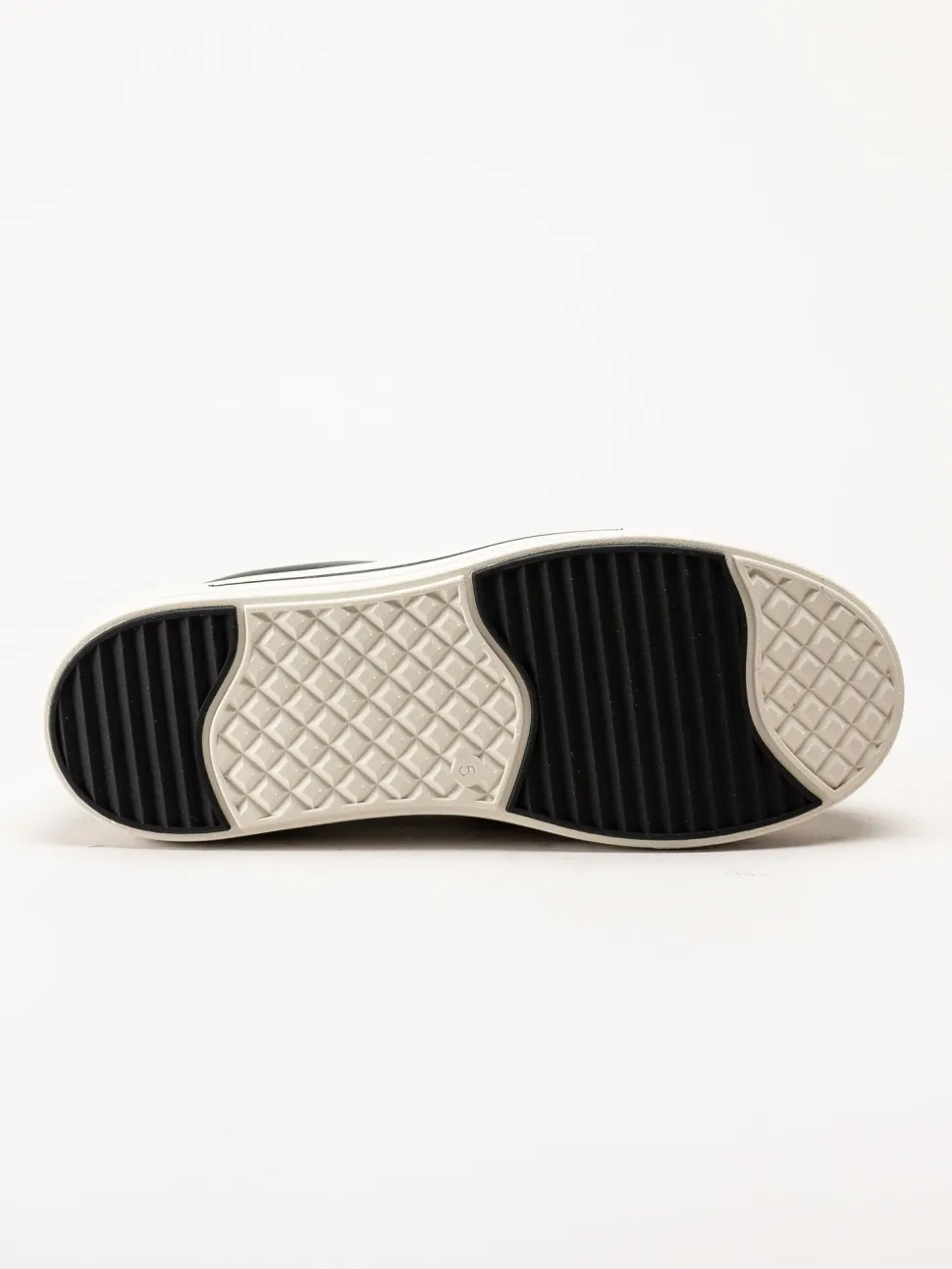 Caprice - Svarta loafers i skinn