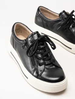 Caprice - Svarta platåsneakers i skinn