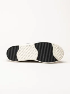 Caprice - Svarta platåsneakers i skinn