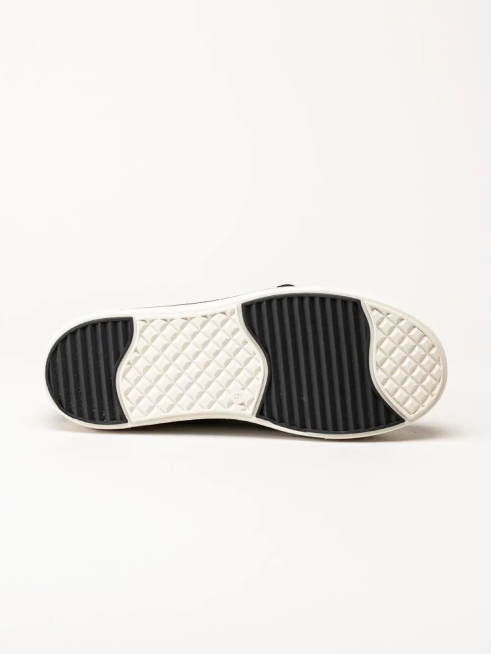 Caprice - Svarta platåsneakers i skinn