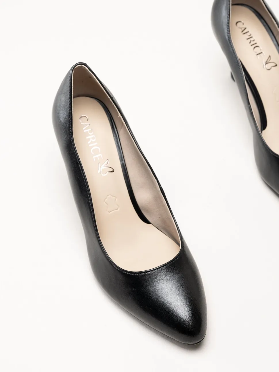Caprice - Svarta pumps i skinn