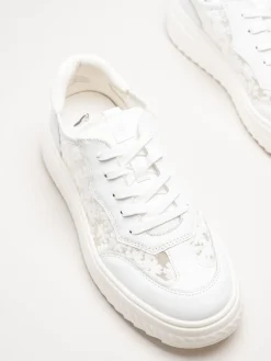 Caprice - Vita broderade sneakers