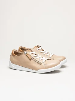 Charlotte of Sweden - Beige sneakers i skinn