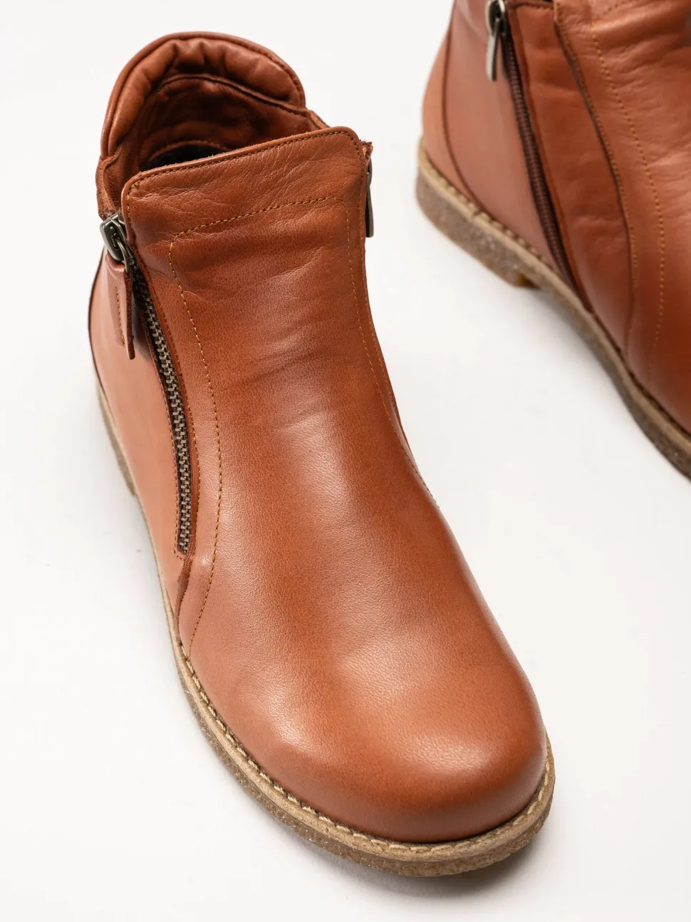 Charlotte of Sweden - Bruna boots i skinn