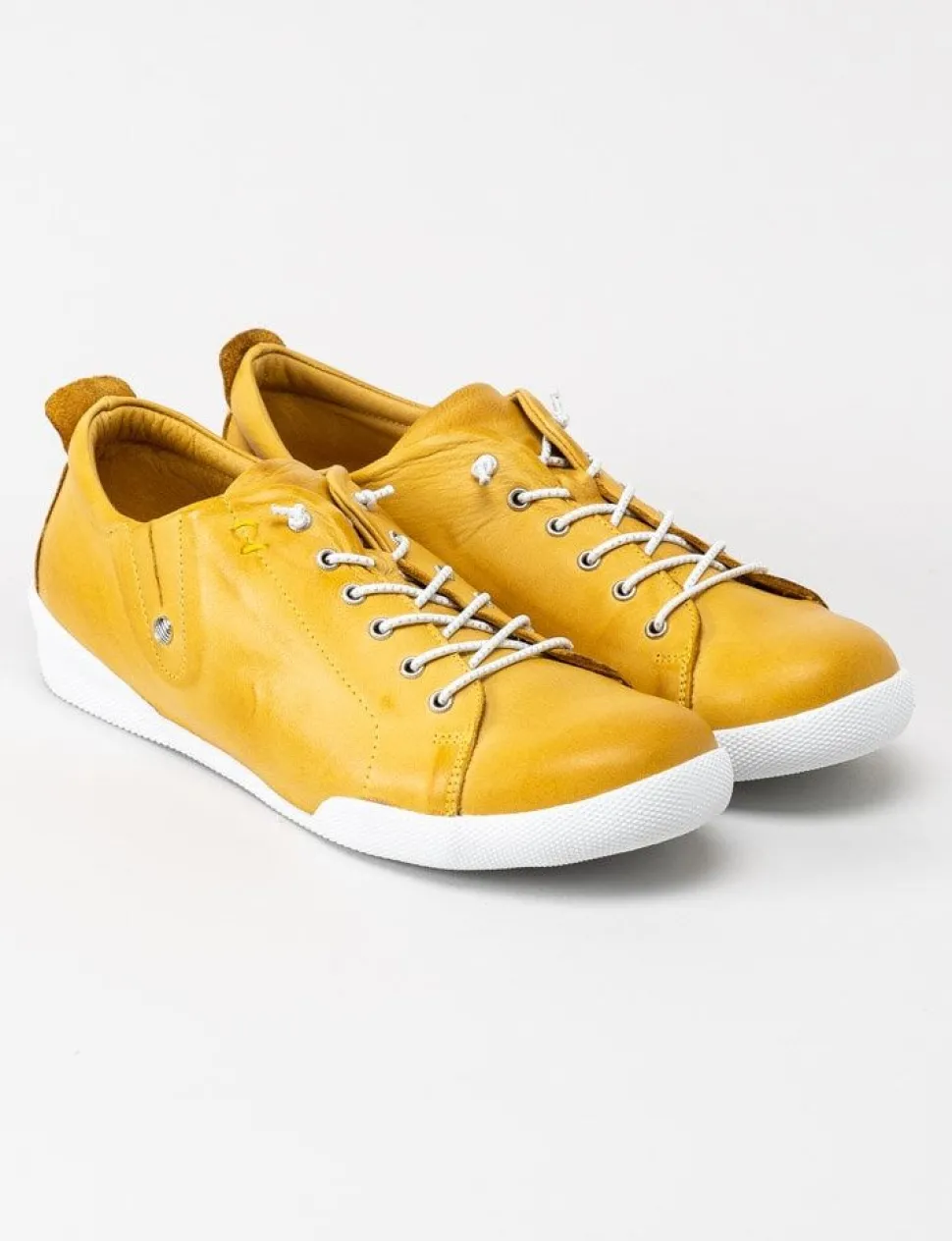 Charlotte of Sweden - Gula sneakers i skinn