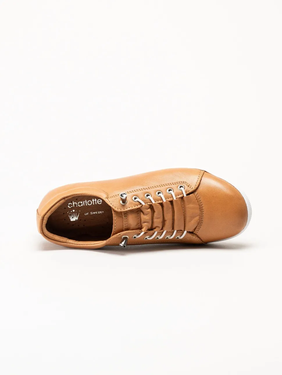 Charlotte of Sweden - Ljusbruna sneakers i skinn