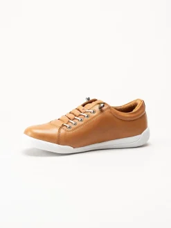 Charlotte of Sweden - Ljusbruna sneakers i skinn