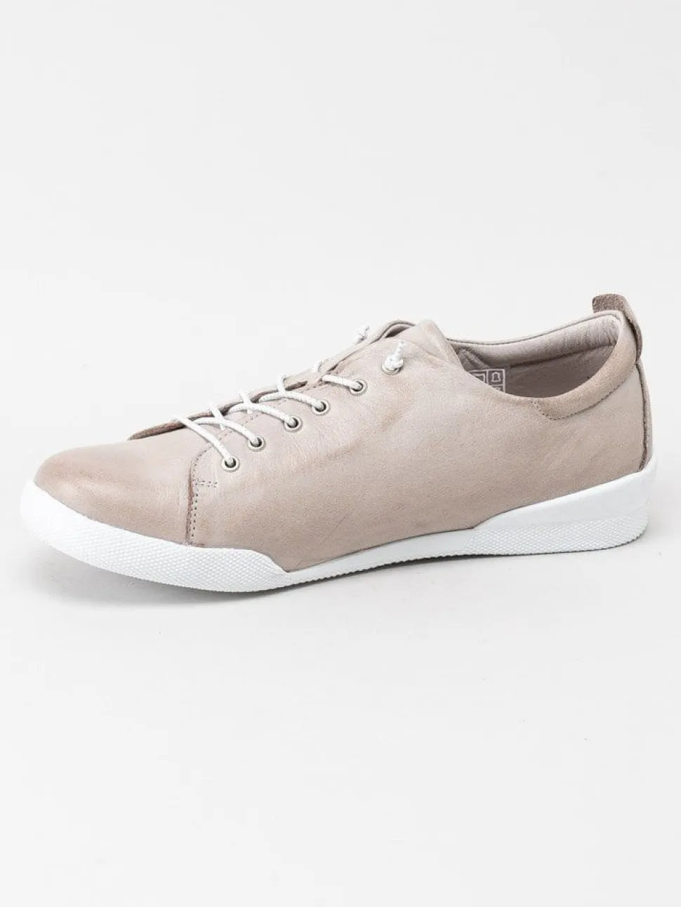 Charlotte of Sweden - Ljusgrå sneakers i skinn