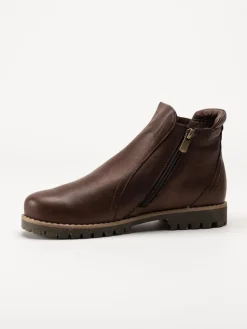 Charlotte of Sweden - Mörkbruna boots skinn