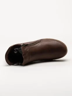 Charlotte of Sweden - Mörkbruna boots skinn