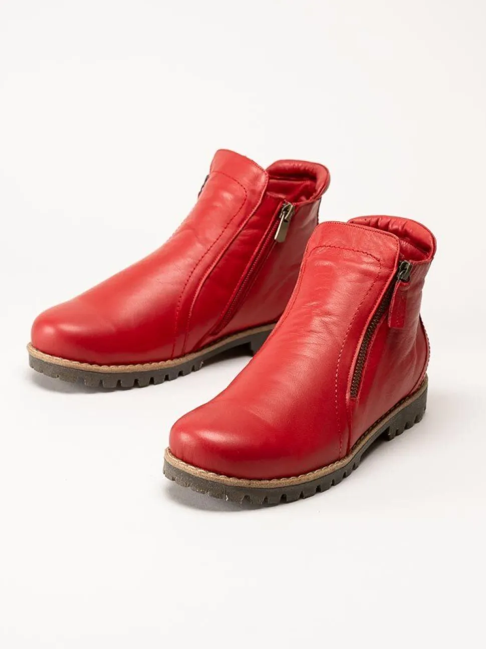 Charlotte of Sweden - Röda boots i mjukt skinn